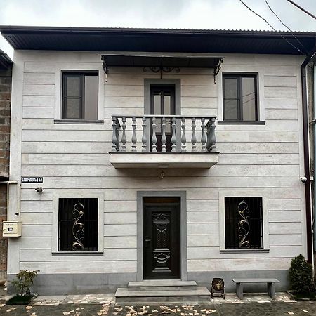 New , Comfortable 3 Bedroom House Erevan Exterior foto