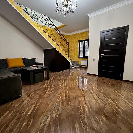 New , Comfortable 3 Bedroom House Erevan Exterior foto