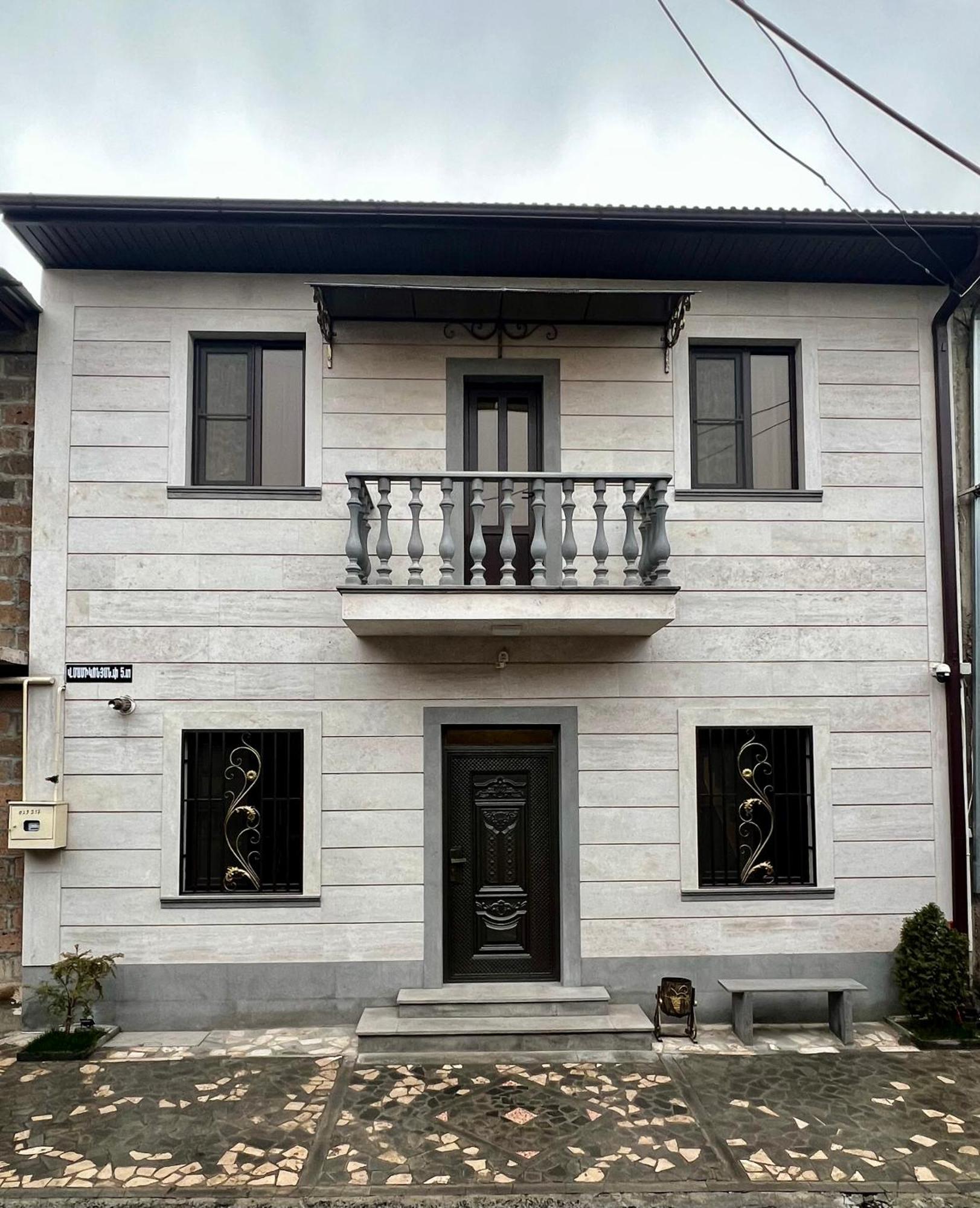 New , Comfortable 3 Bedroom House Erevan Exterior foto
