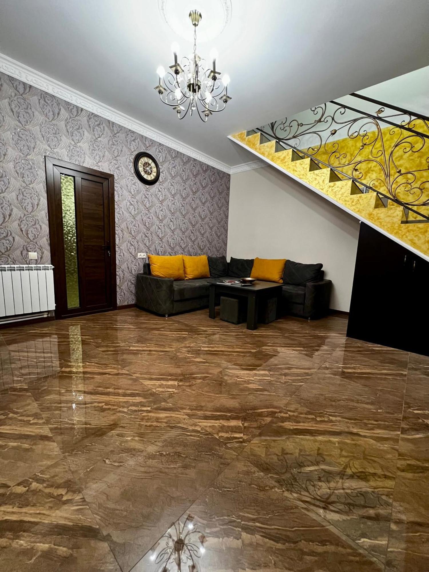 New , Comfortable 3 Bedroom House Erevan Exterior foto