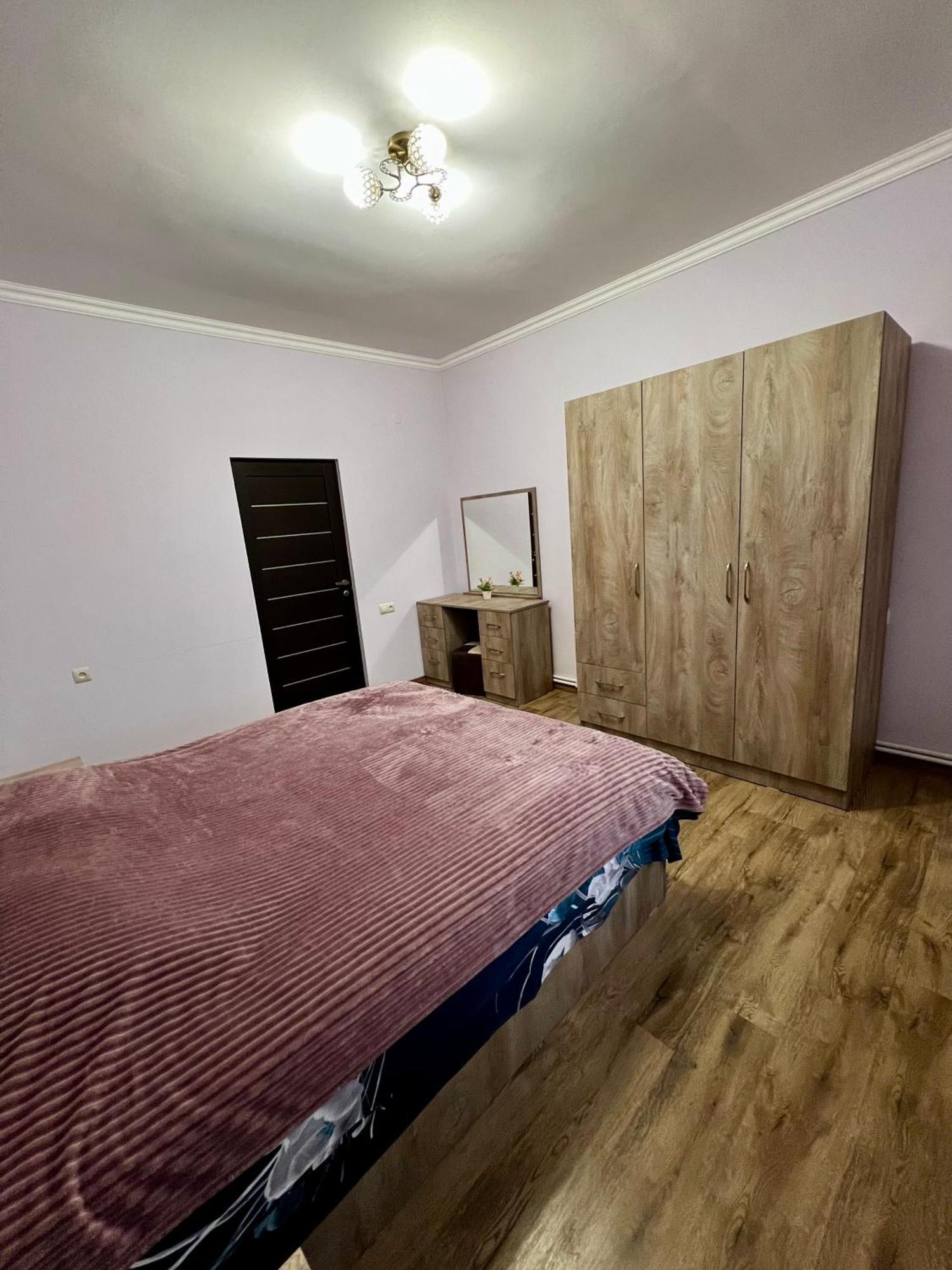 New , Comfortable 3 Bedroom House Erevan Exterior foto